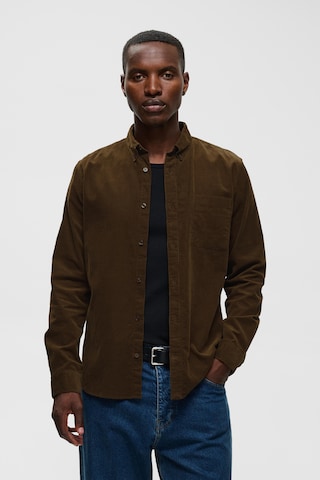 Matinique - Ajuste regular Camisa en marrón: frente