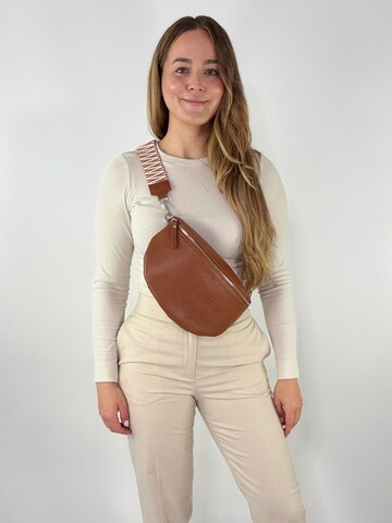 lePelou Fanny Pack 'MIRA large' in Brown: front