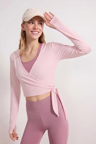Trendyol - Camiseta en rosa: frente