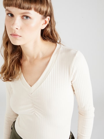 ABOUT YOU Shirt 'Fabienne' in Beige