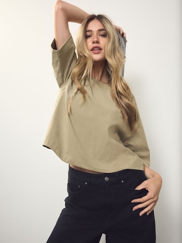 Tricou 'Soft' de la Next pe verde: față