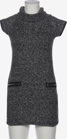Aprico Dress in S in Grey: front
