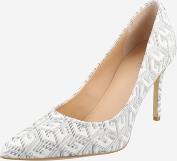 GUESS Официални дамски обувки 'Piera' в бяло: отпред