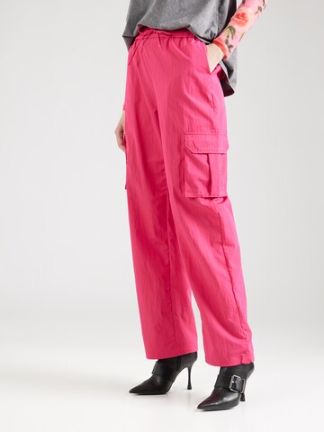 Harper & Yve Loose fit Cargo Pants in Pink: front