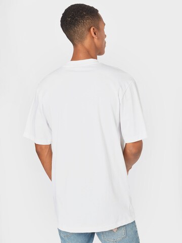 T-Shirt Urban Classics en blanc