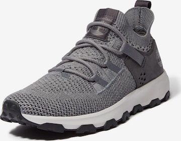 Baskets hautes TIMBERLAND en gris : devant