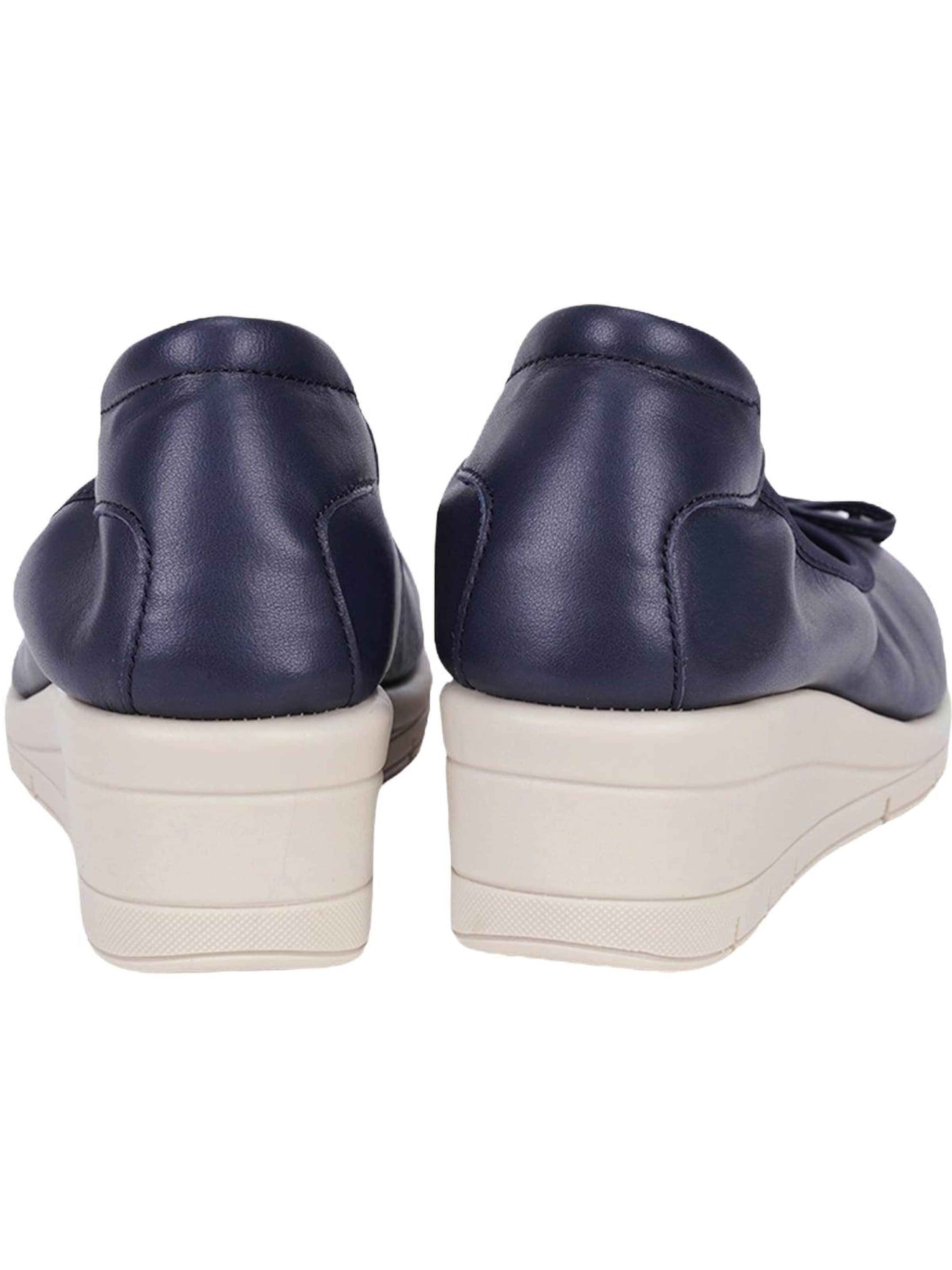Desa Ballet Flats in Blue