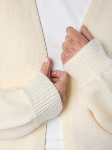 Cardigan 'NMMALIA' Noisy may en beige