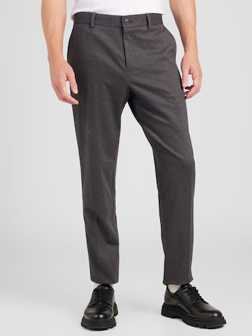 SELECTED HOMME Slim fit Trousers with creases 'Aitor' in Grey: front