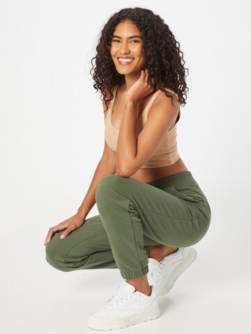 Effilé Pantalon 'Suzi' ABOUT YOU Limited en vert