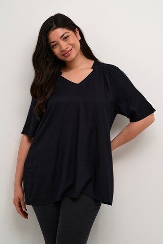 KAFFE CURVE Blouse 'Tine' in Zwart: voorkant