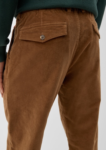 Regular Pantalon à pince s.Oliver en marron
