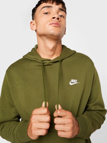 Nike Sportswear Regularny krój Bluzka sportowa 'Club Fleece' w kolorze zielony