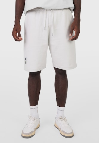 Kleinigkeit Regular Shorts in Weiß: Vorderseite