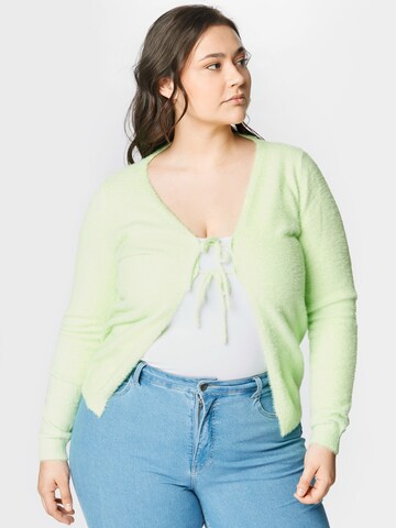 GLAMOROUS CURVE Knit cardigan in Green: front