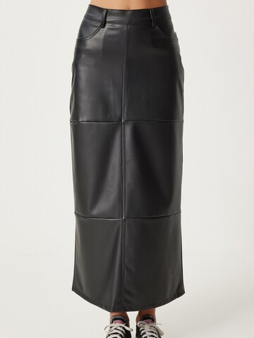 Jupe Happiness İstanbul en noir : devant