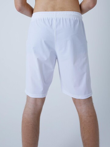 Regular Pantalon de sport 'Shorts' SPORTKIND en blanc