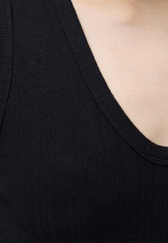 GAP Top in Black