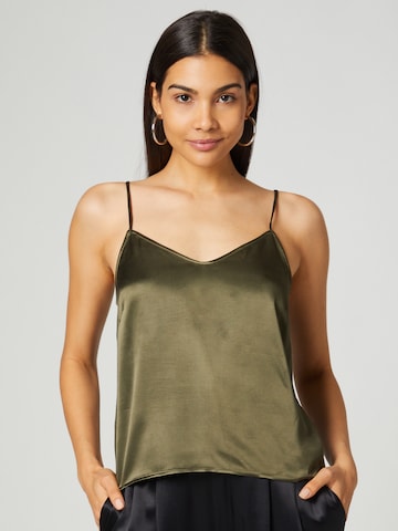 A LOT LESS Top 'Tayra' in Green: front