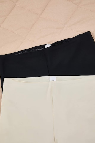 Trendyol Curve - Pantalón moldeador en beige