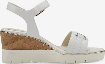 Sandale de la TAMARIS pe alb