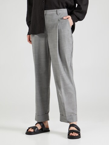 Stefanel - regular Pantalón plisado en gris