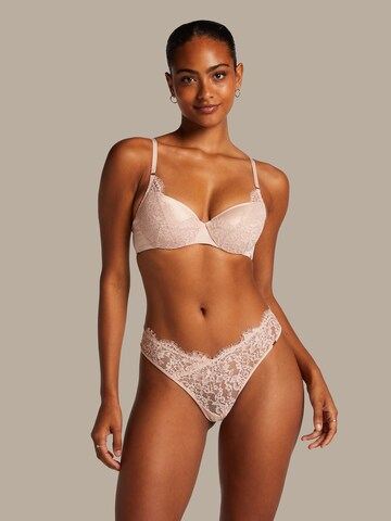 Push-up Sutien 'Chalice' de la Hunkemöller pe roz