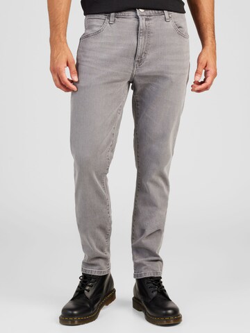 Coupe slim Jean 'LARSTON' WRANGLER en gris : devant