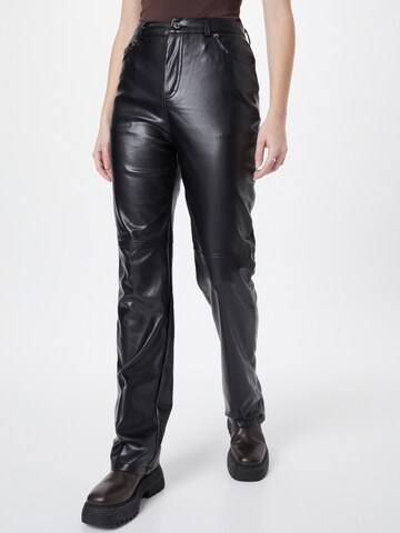 In The Style Regular Pants 'JOSSA' in Black: front