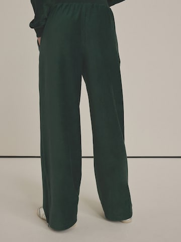 Next - Pierna ancha Pantalón en verde