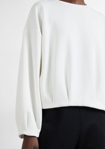 Sweat-shirt COMMA en blanc : sur le côté