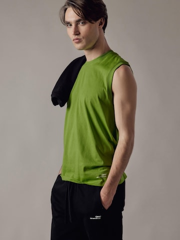 Maglietta 'Canotta' di OWN Off With Nature in verde