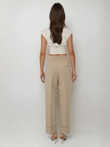 Regular Pantalon à plis Hiccup en blanc