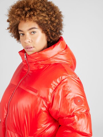 Tommy Hilfiger CurveZimska jakna 'New York' - crvena boja