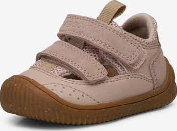 WODEN Kids Open schoenen 'Tristan' in Beige: voorkant