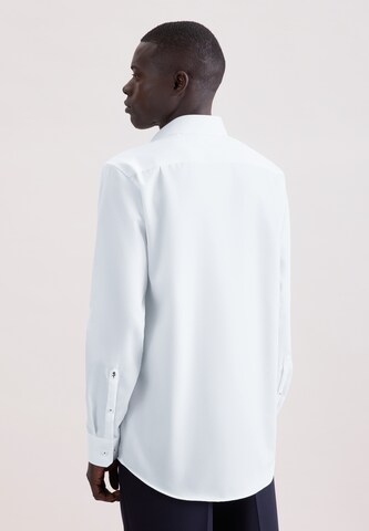 Fit confort Chemise business 'CLASSIC ESSENTIALS' SEIDENSTICKER en blanc