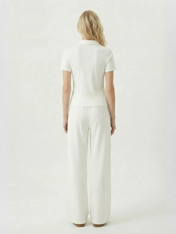 Completo pantalone di Happiness İstanbul in bianco