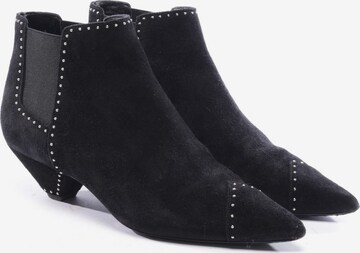 Saint Laurent Dress Boots in 39 in Black: front