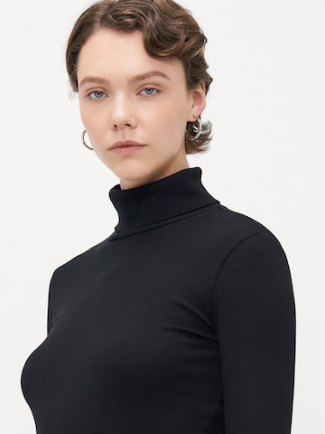Vero Moda Tall Shirt 'VMCHLOE' in Zwart