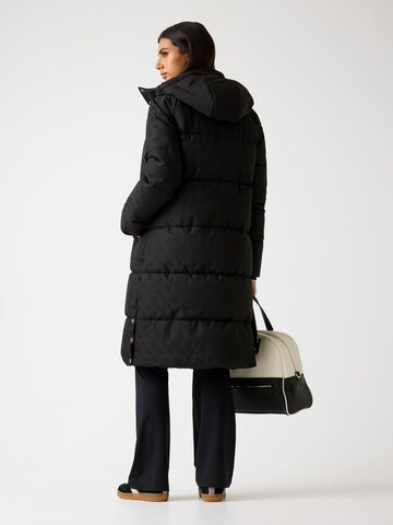 GUESS Jacke in Schwarz