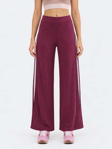 Lady Bersan Trousers 'Jogginghose' in Red