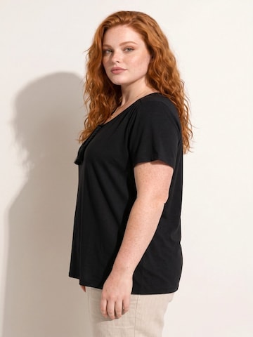 Shape Of You Blouse in Zwart
