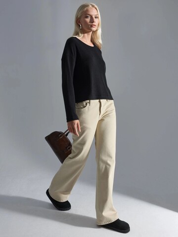 Busem Sweater in Black