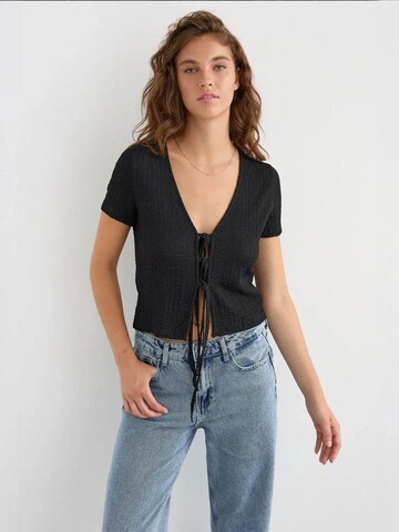 Hiccup Blouse in Black: front