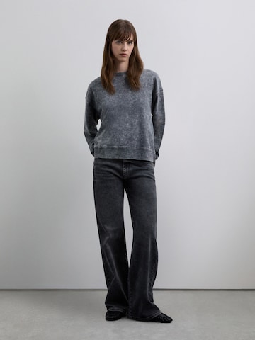 Scalpers Mikina – šedá: přední strana