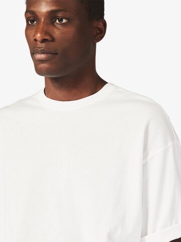 Champion Shirt in White