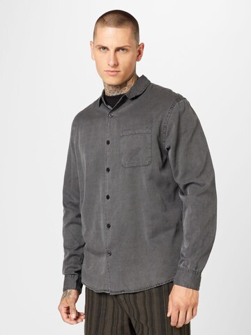 Cotton On - Ajuste regular Camisa 'Stockholm' en negro: frente