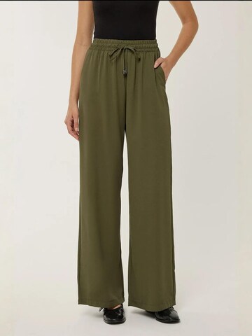Hiccup Wide Leg Hose in Grün: Vorderseite
