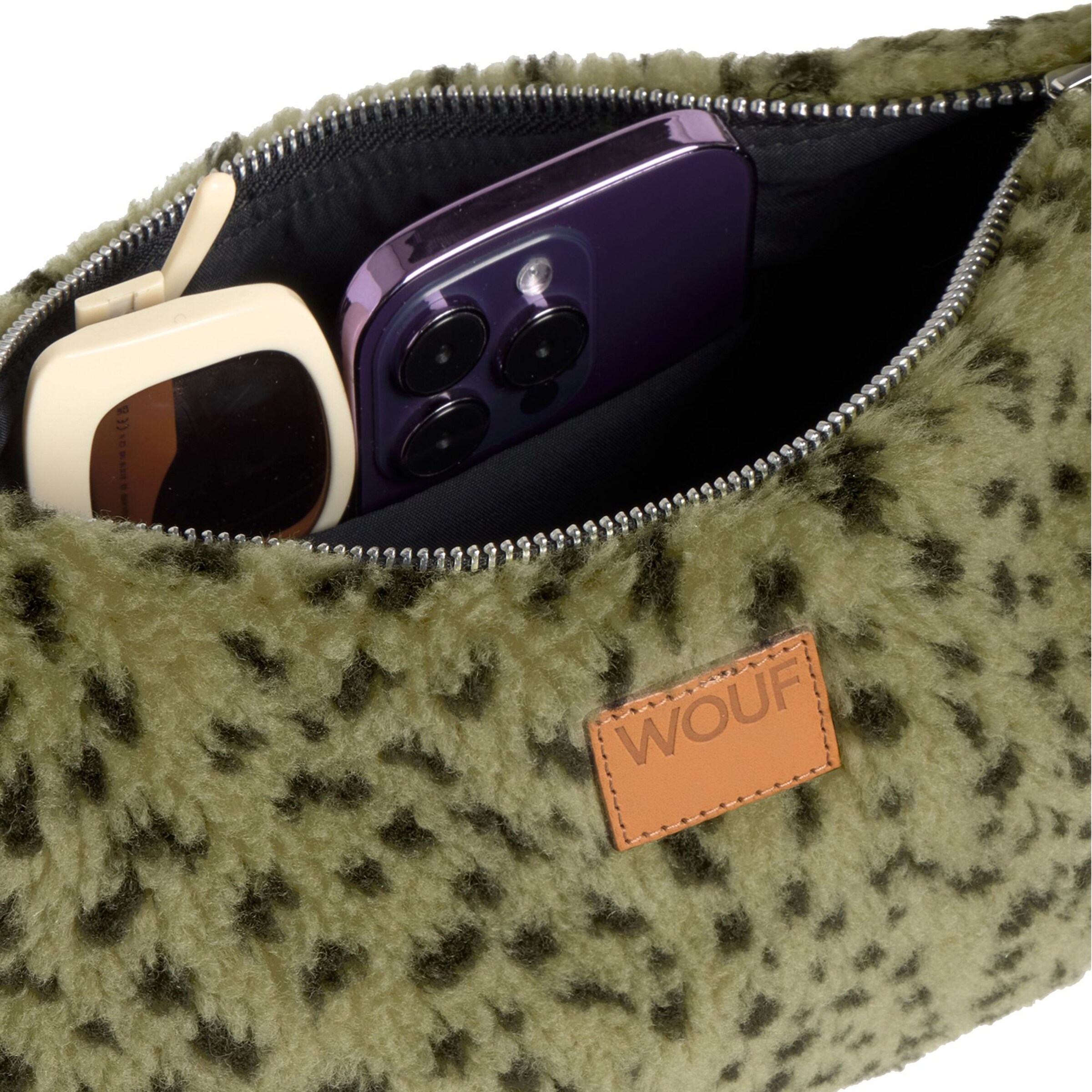Wouf Shoulder Bag in Green