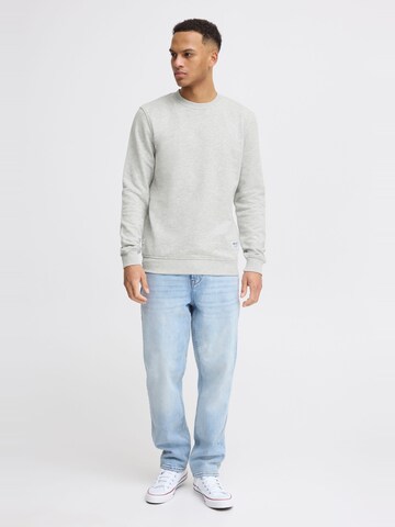 INDICODE JEANS - Sweatshirt 'Playtor' em cinzento